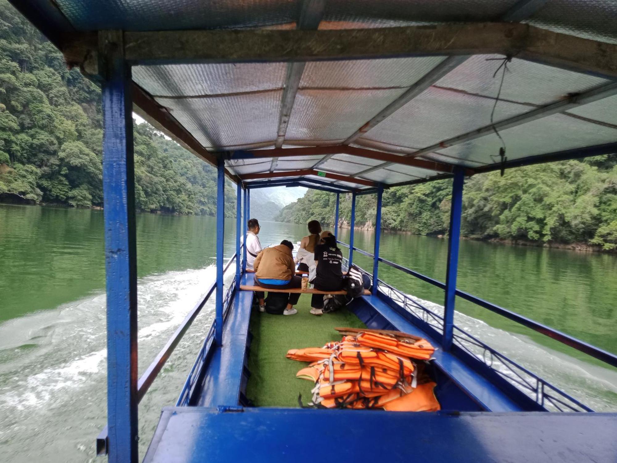 Tran Xuan Homestay Ba Be ภายนอก รูปภาพ